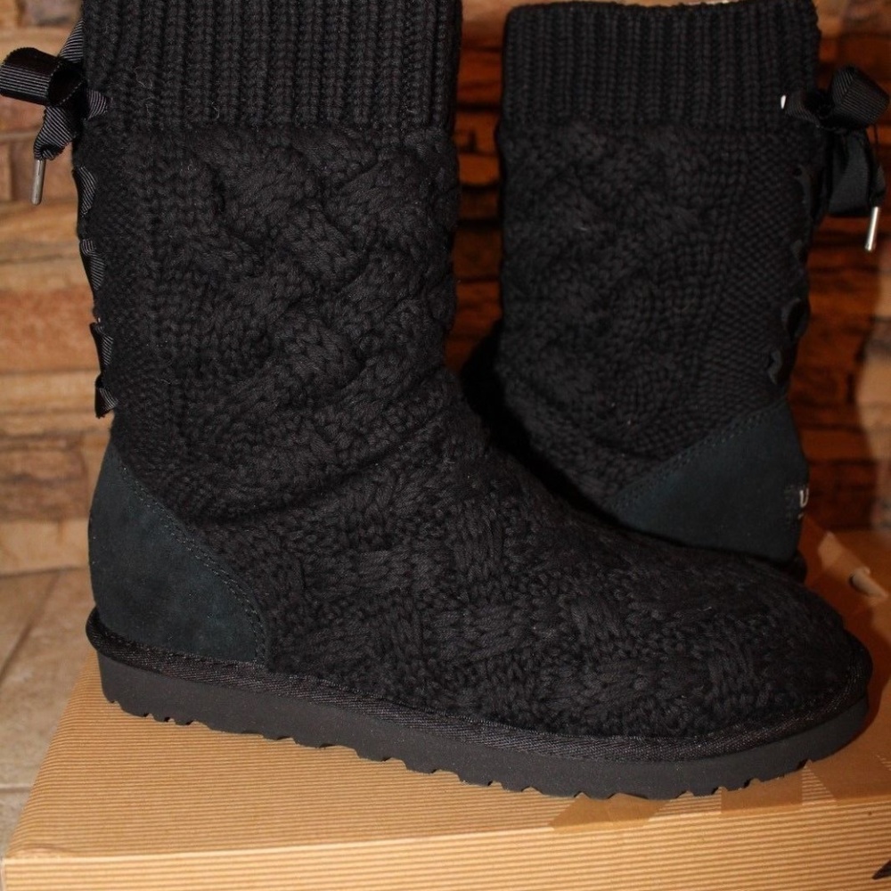 UGG Women's ISLA Sweater Boots BLACK